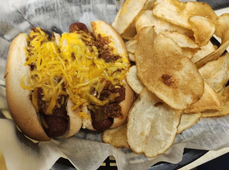 Chili cheese dog with chips